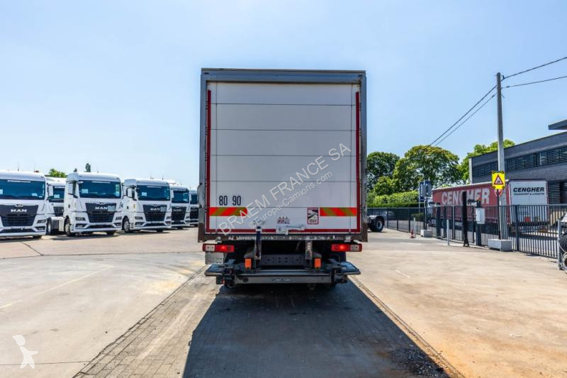 شاحنة Renault  D26.320-6x2+DHOLLANDIA 2T.