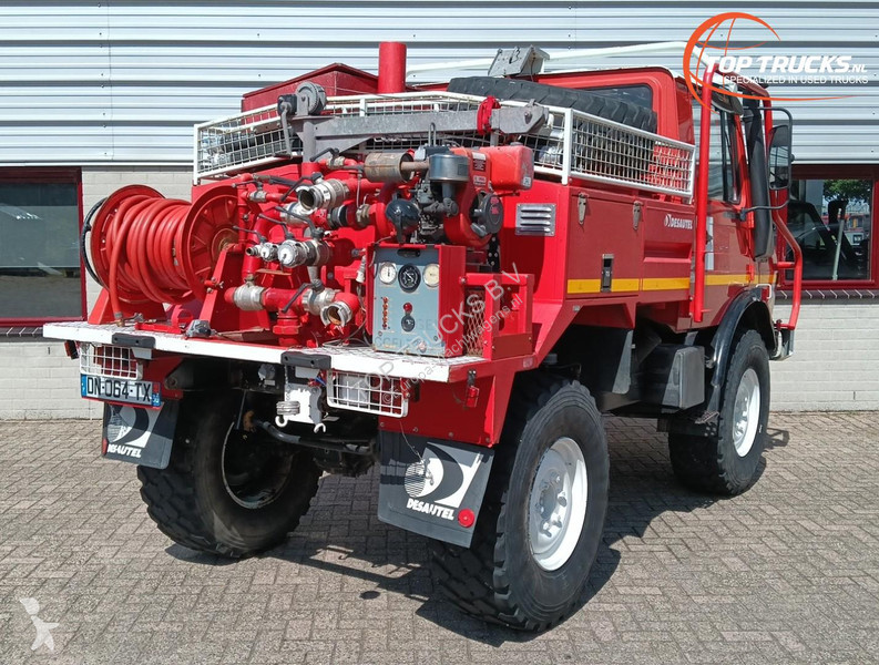 Camion Mercedes U 1200 4x4 -1,150 liter water...