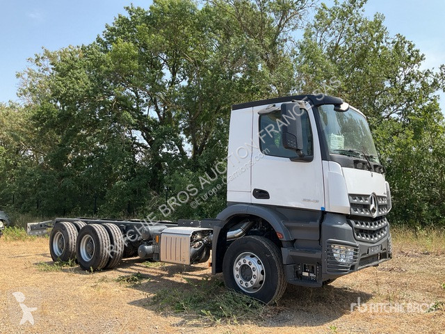 شاحنة Mercedes 5 3343 KN-GRND