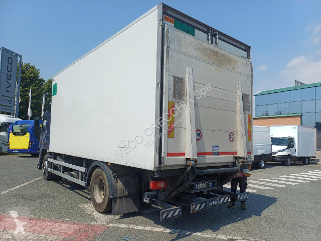 شاحنة Volvo FM9