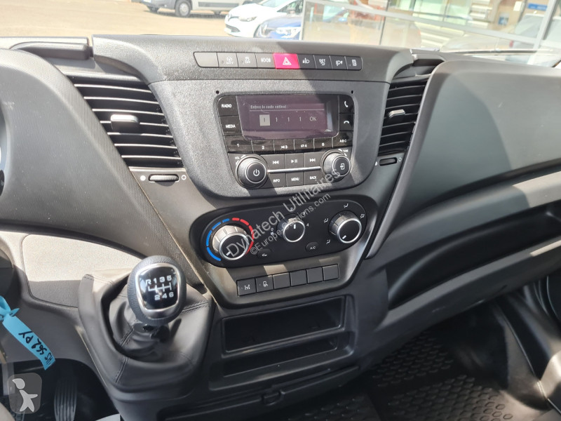 Véhicule utilitaire Iveco DAILY CCB 35C16H...