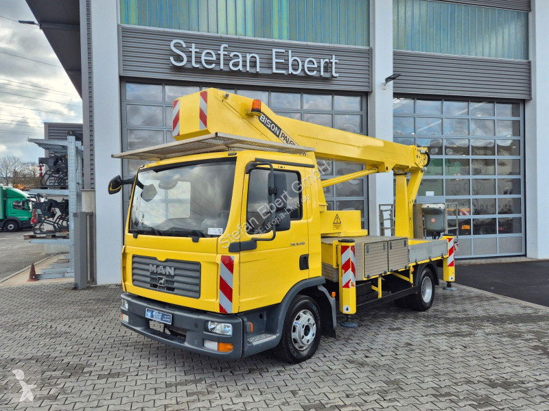 Camion MAN TGL 4x2 Bison Palfinger TKA 30