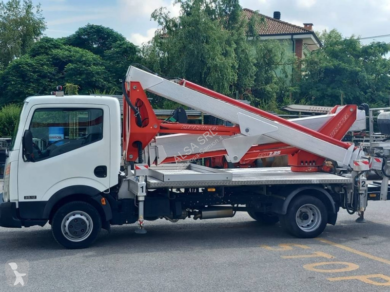 Camion Multitel MX 235