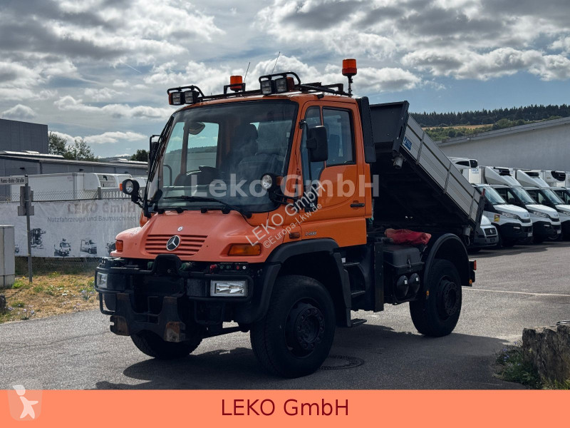 شاحنة Mercedes UNIMOG U400