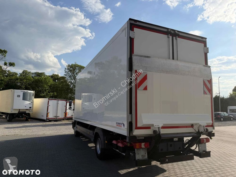 شاحنة Mercedes ATEGO CHŁODNIA SCHMITZ CARRIER...