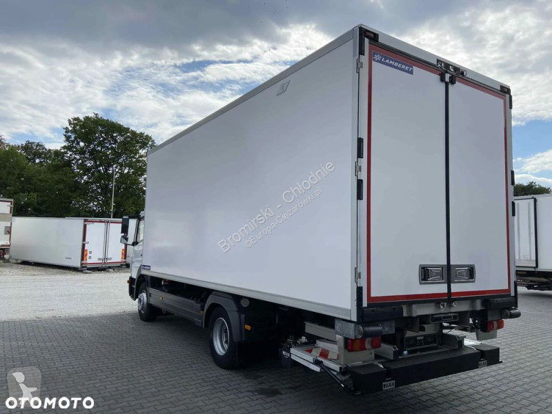 شاحنة Mercedes ATEGO CARRIER SUPRA 1050...