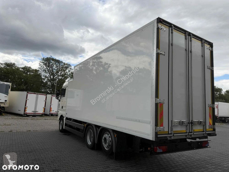 شاحنة MAN 26.500 CHŁODNIA THERMO KING OŚ SKRĘTNA