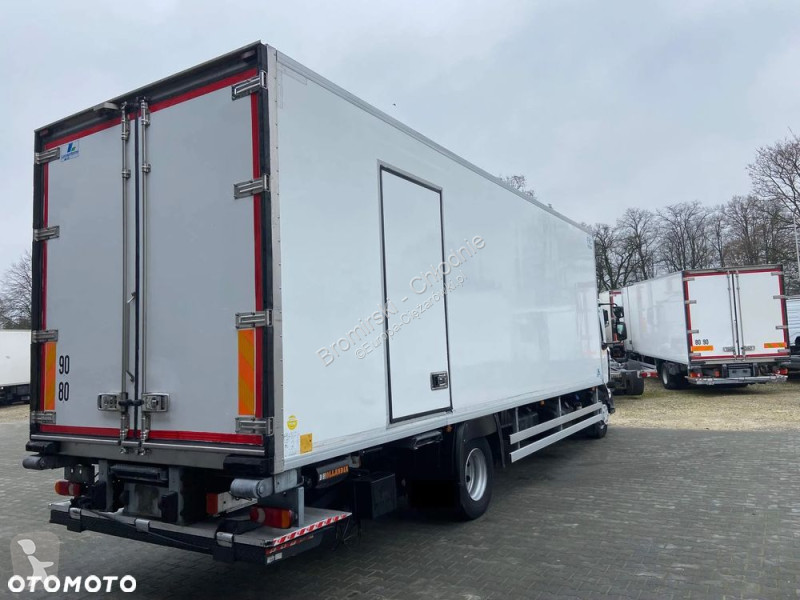 شاحنة Renault  MIDLUM 270 DXI 16 T  CARRIER...