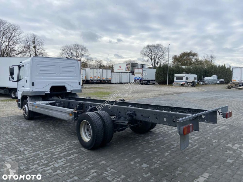 شاحنة Mercedes ATEGO 1318  PODWOZIE SYPIAA