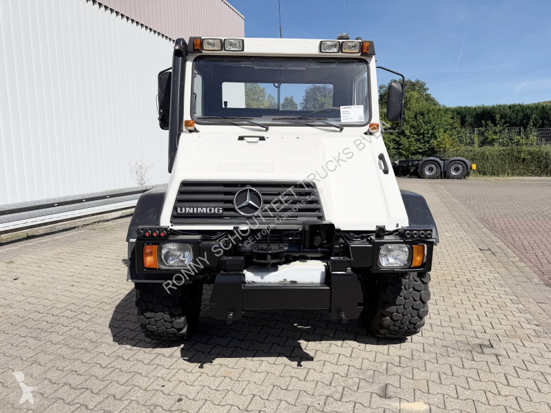 Maskine til vejarbejde Unimog U 130 4x4 U 130...