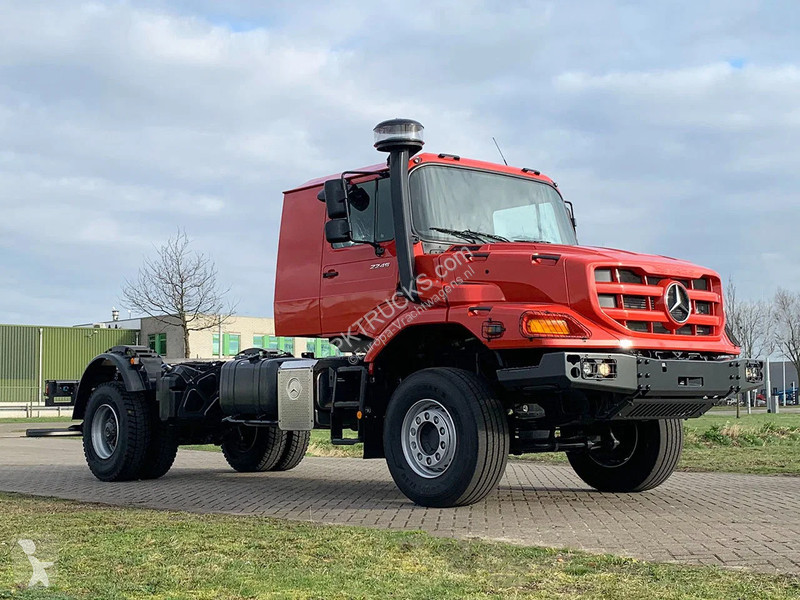 شاحنة Mercedes 2045 Chassis Cabin