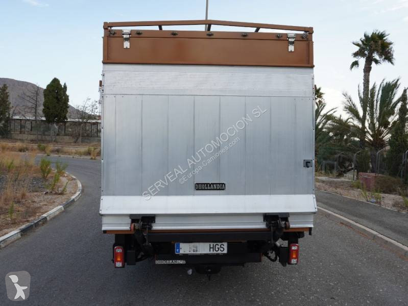 شاحنة Nissan