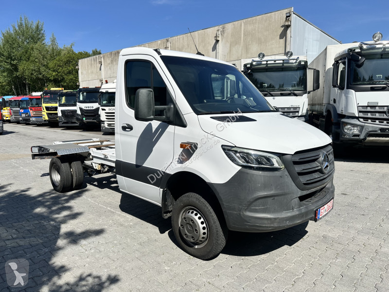 شاحنة Mercedes 516 CDI 4X4