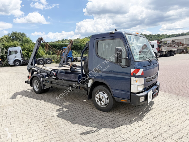 شاحنة Mitsubishi Canter Fuso 7C15 4x2 Canter...