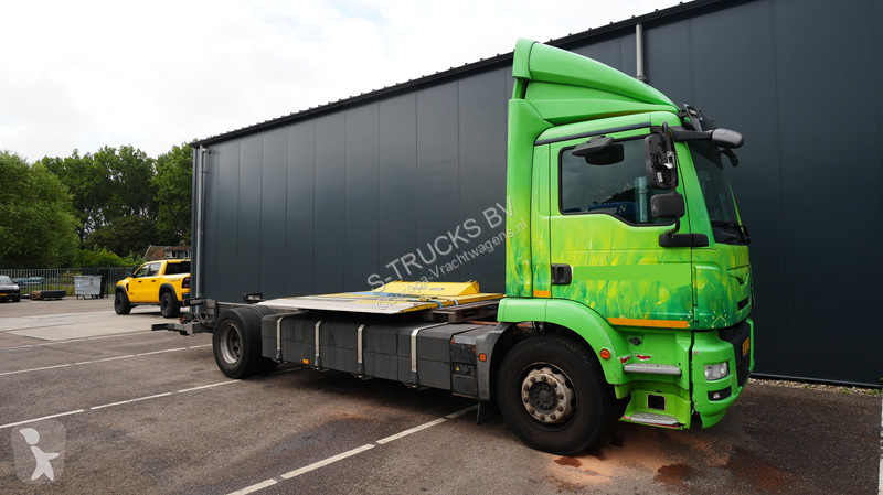 شاحنة  1824 electric chassis truck 188.300km
