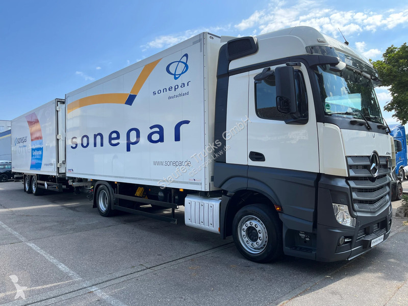 شاحنة Mercedes 1842 4-ACHS ZUG SCHMITZ KOFFER...