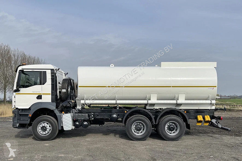 شاحنة MAN 33.400 BB CH Water Tank Truck (8 units)