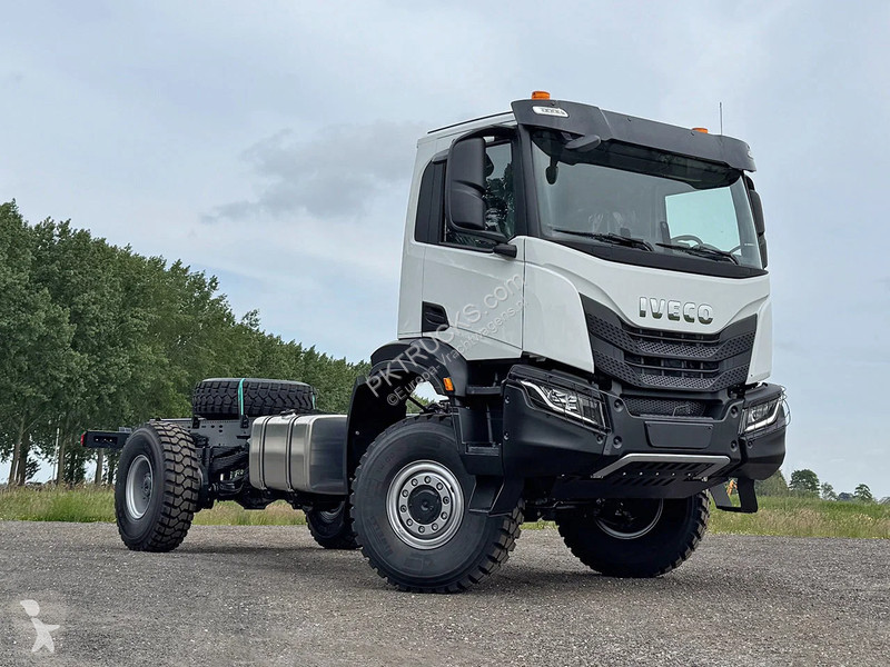 شاحنة Iveco AD190T43WH-4500 AT Chassis Cabin (8...