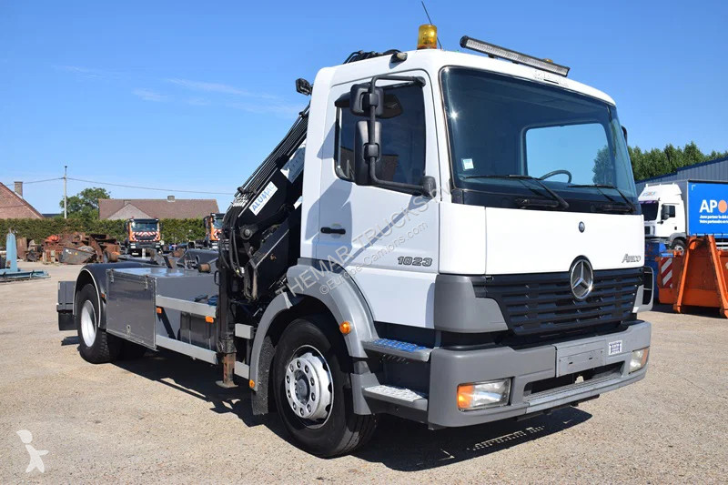 شاحنة Mercedes 1823 +Hooklift + MKG crane - 6x...
