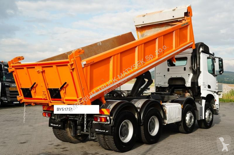 شاحنة Mercedes AROCS 3243