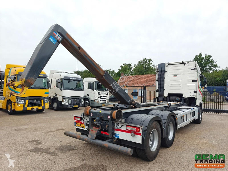 شاحنة Volvo 460 6x4 GlobeTrotter Euro6C - VDL...
