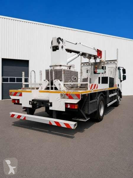شاحنة Renault D13 + UE DE FORAGE