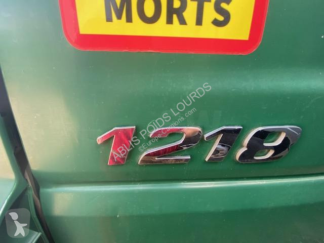 شاحنة Mercedes 1218