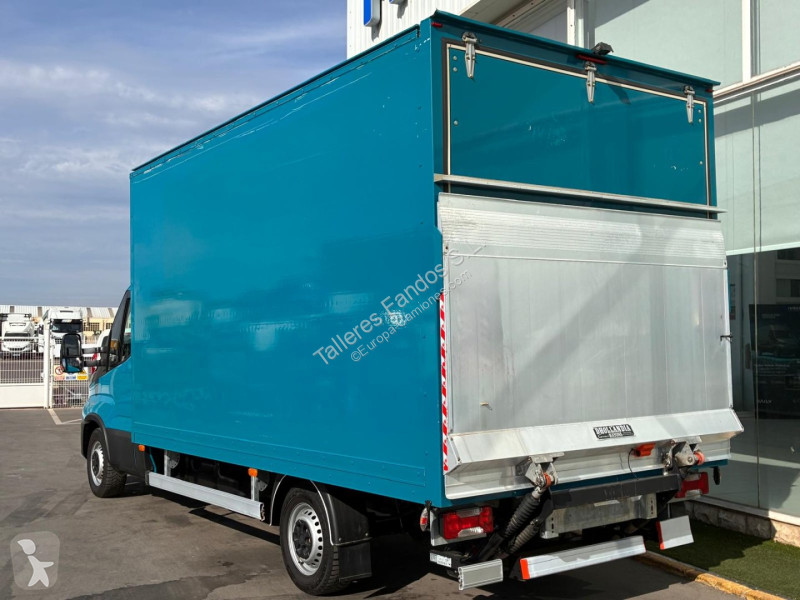 Грузовик Iveco  35S16 3.0 20m3