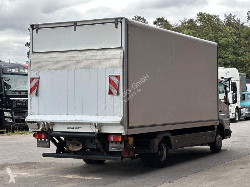 شاحنة Mercedes 818 4x2 BB Spier Koffer &...