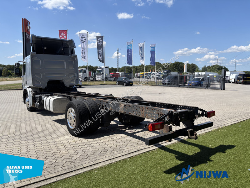 شاحنة Volvo 320 4x2 Bladvering + Trekhaak