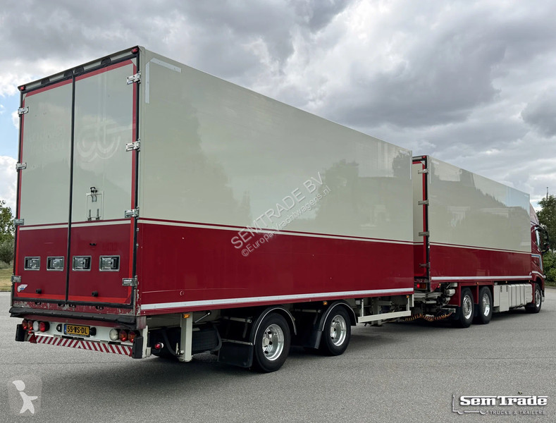 شاحنة Volvo 13500 I-PARK COOL CARRIER TRS...