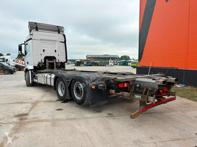 شاحنة Mercedes 2551 6x2 ADR / STREAMSPACE