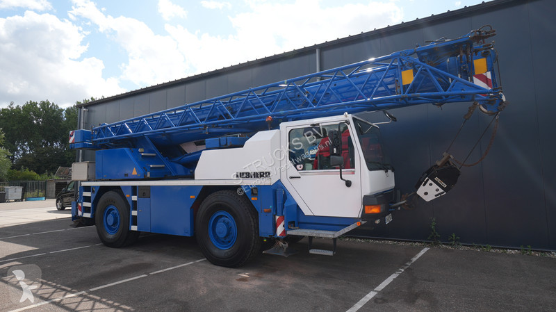 Žeriav Liebherr 1030