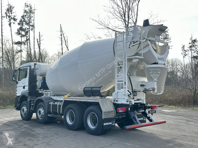 شاحنة MAN TGS TGS BB 8x4 Retarder EuromixMTP EM...
