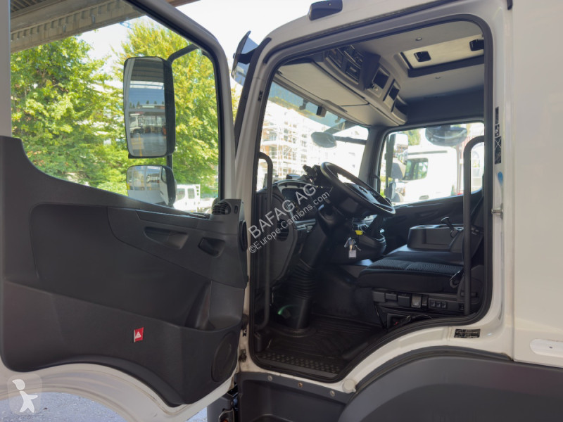شاحنة Mercedes atego 1024