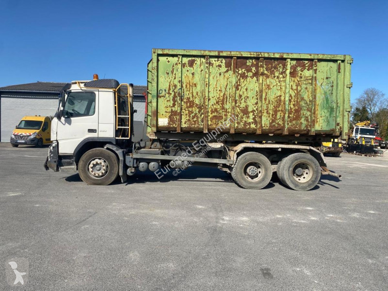 شاحنة Volvo 330