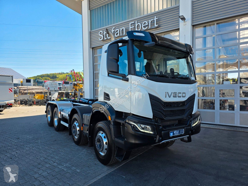 شاحنة Iveco XWay AD320X46BZ OFF 8x4 Hiab...