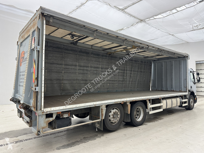 شاحنة Volvo 320