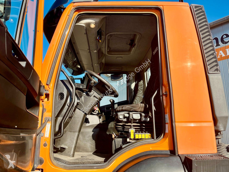 شاحنة Iveco AD260T410 6x4| HYVA 20.55...