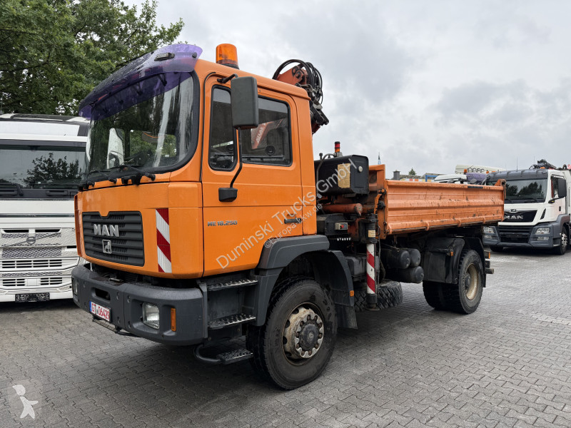 شاحنة MAN ME 18.250 4X4 Kipper mit Kran Atlas...