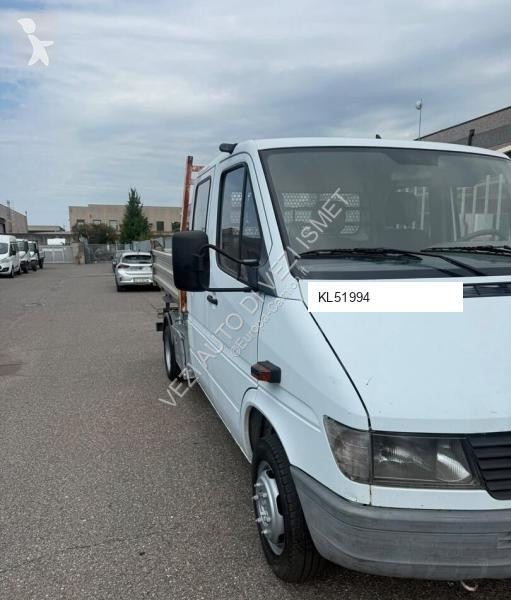 Vrachtwagen Mercedes 412