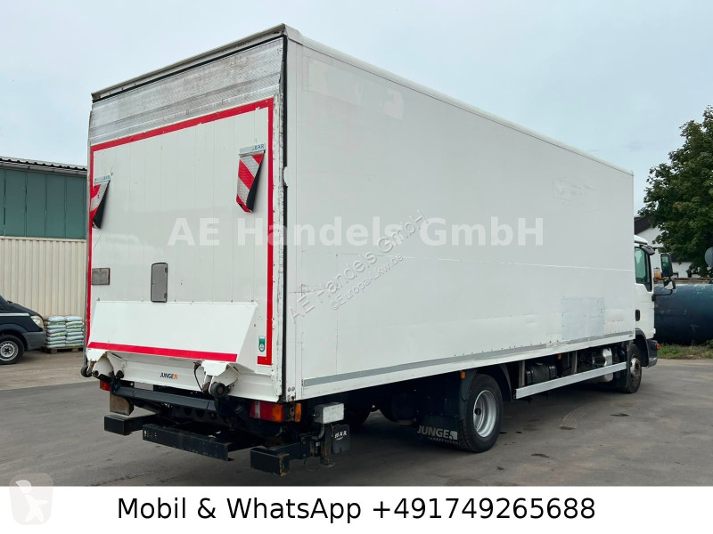 Vrachtwagen MAN 12.220 C BL...