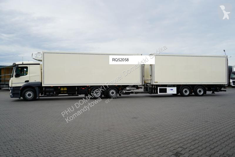 Vrachtwagen Mercedes / TANDEM