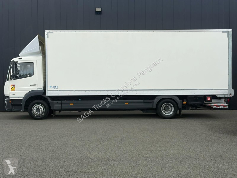 Kamion Mercedes 1218 Fourgon ClassicSpace 2.30M