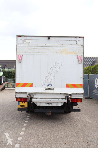Camion Mercedes 813D