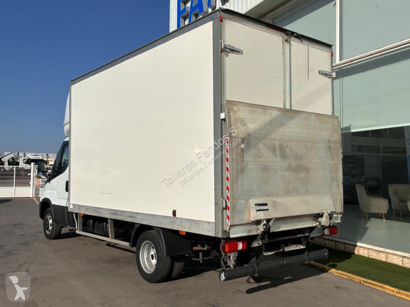 Vrachtwagen Iveco  35C16 3.0 20m3