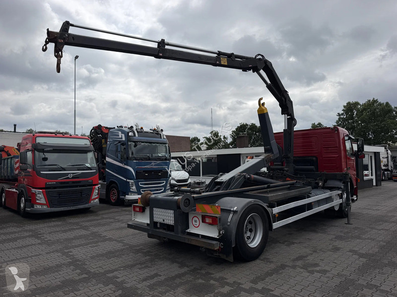 Camión Volvo FM 260 Crane + Hooklift