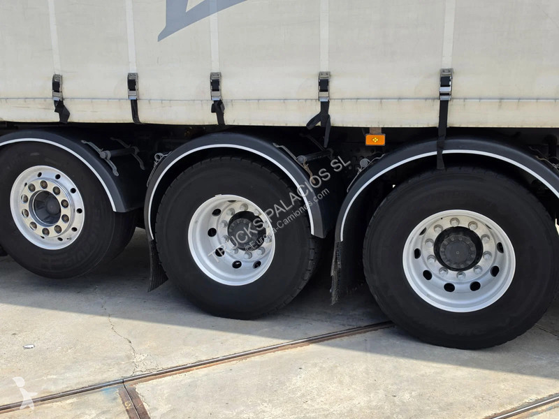 Camion Volvo FMX 8x4 Tridem