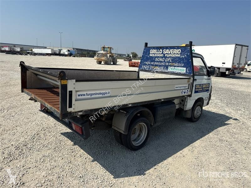 Комерційні автомобілі Piaggio
