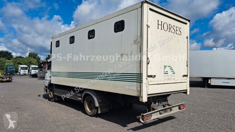 Camion Mercedes 2...